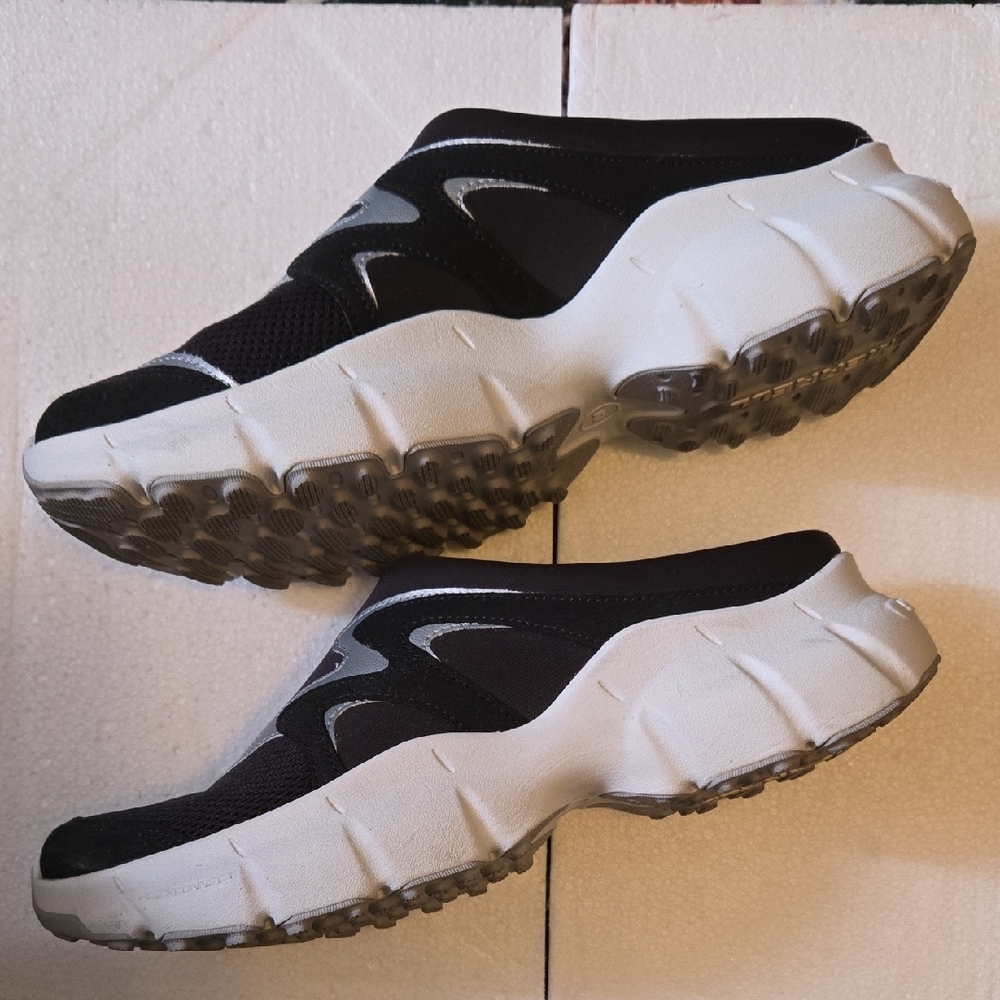 Merrell | Black & Silver Slip Ons - Picture 3 of 6
